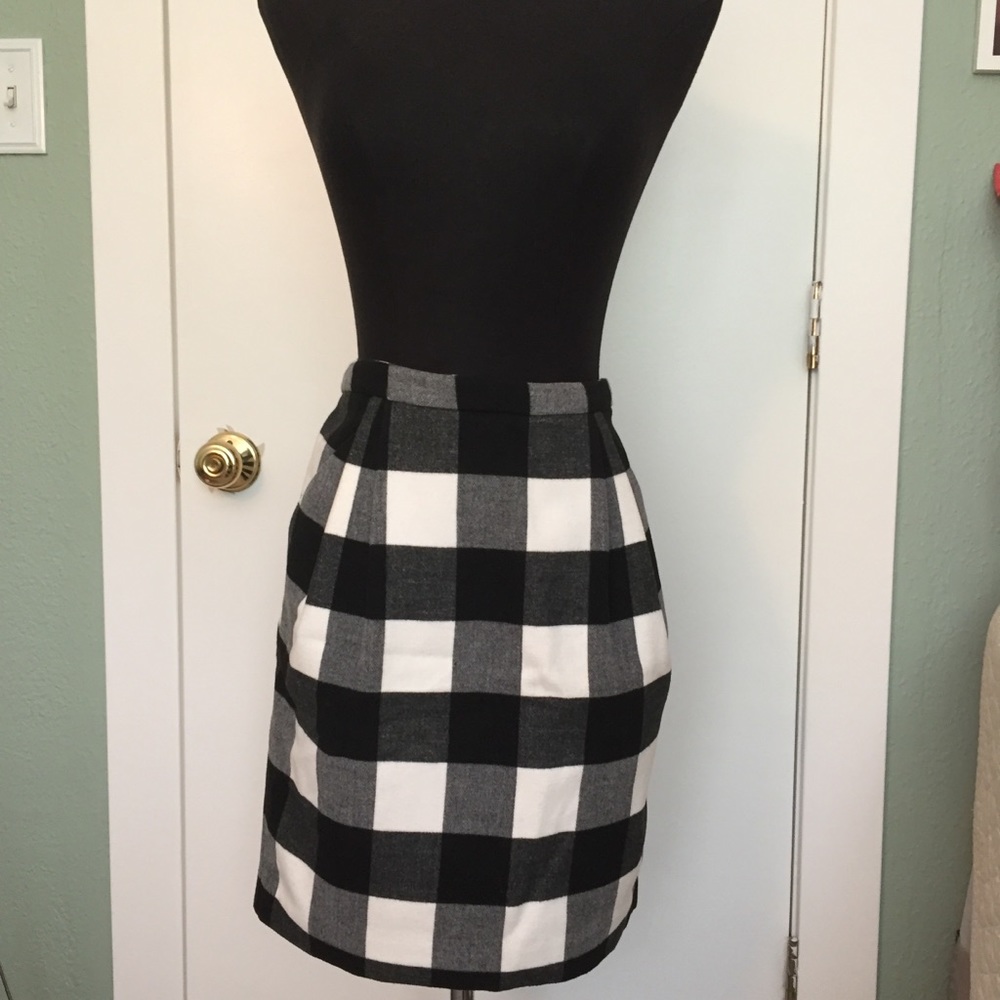 Fall style 🍁 Buffalo check patterned skirt